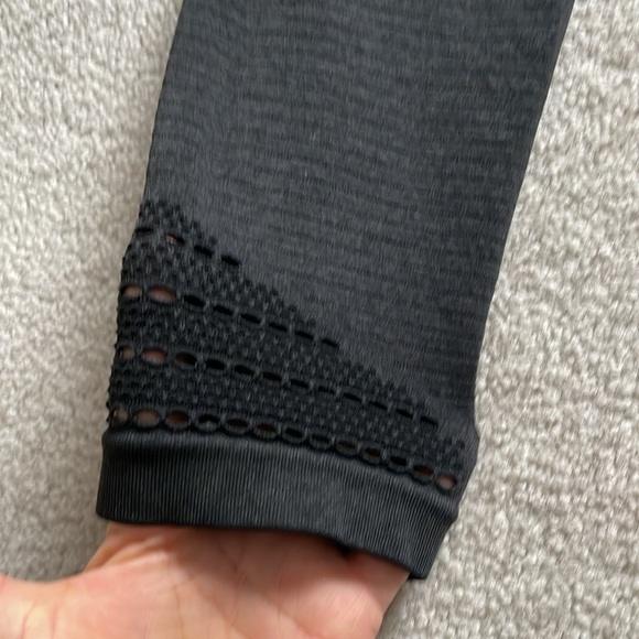 GYMSHARK -black pants, detailed lace work cuffs, ribbed on sides, smooth center - Picture 3 of 6